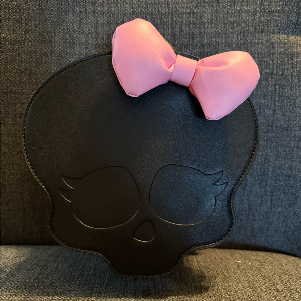 *SOLD* Monster High Skullette Purse